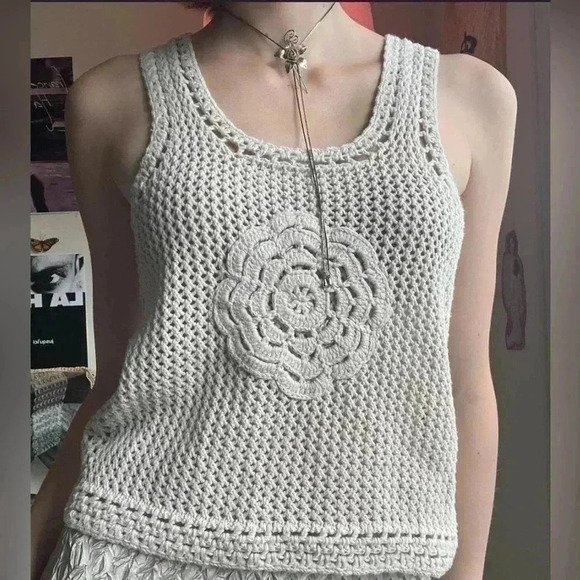 Crochet Rose festival tank top cottage core anthro chunky knit / vest - Picture 2 of 4